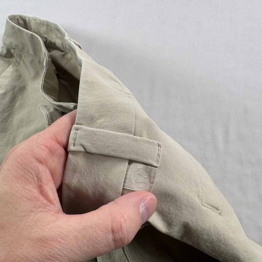 Lululemon ABC Pants Mens 32x30 Beige Chino Slim Tapered Stretch Tech Golf